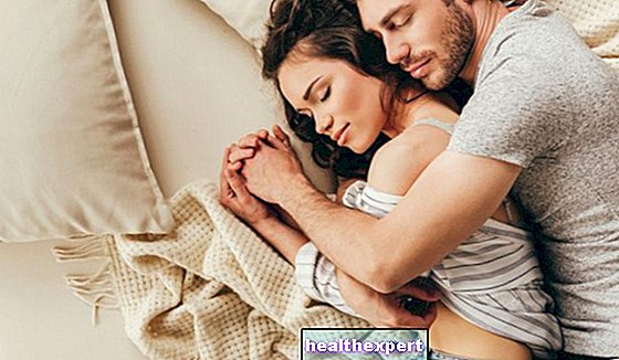 Sleeping embraced: the benefits and positions of a happy couple