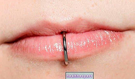 Ajak piercing: Vedd le a fájdalmat, és mutass pompás fülbevalót az ajkadon